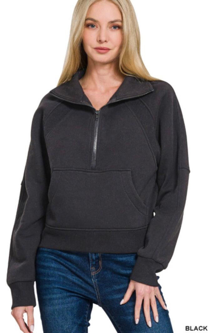 FLEECE HALF ZIP KANGAROO POCKET
SWEATSHIRTS
