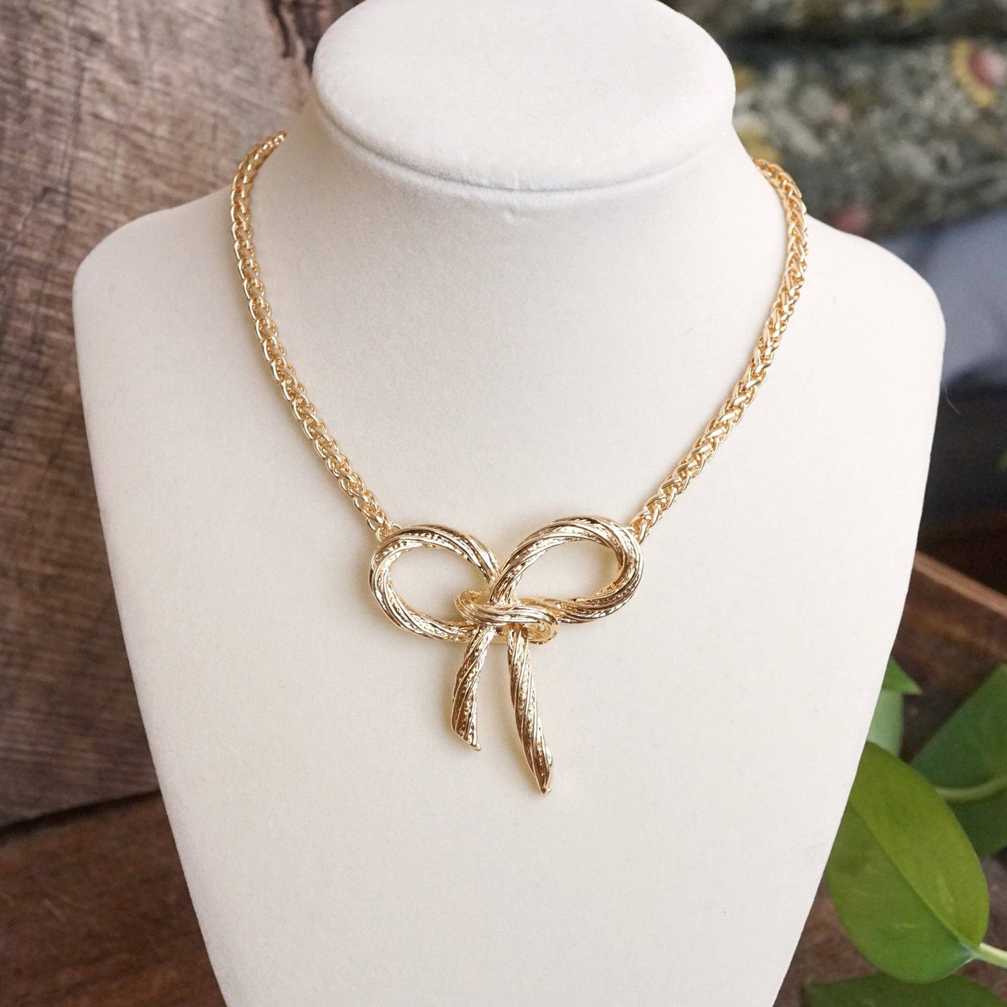 The Golden Grace Bow Necklace