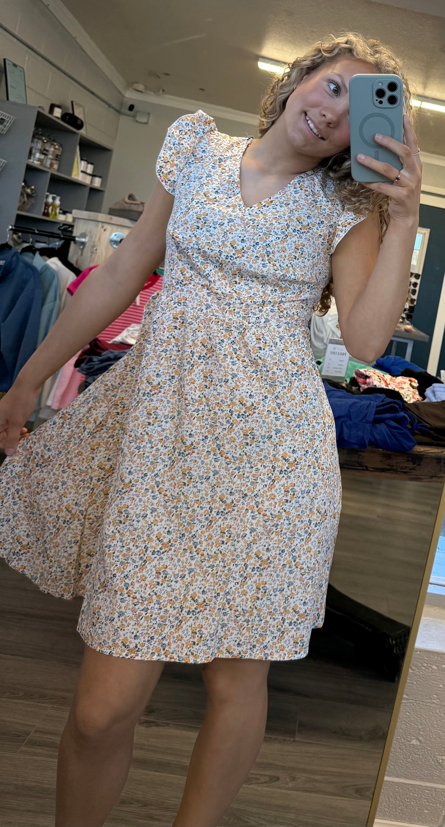 FLORAL V-NECK DRESS