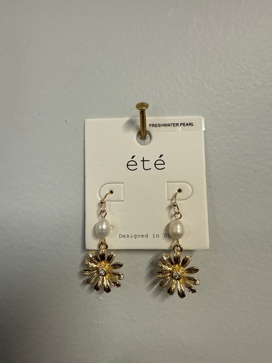 Freshwater Pearl Flower Earrings
