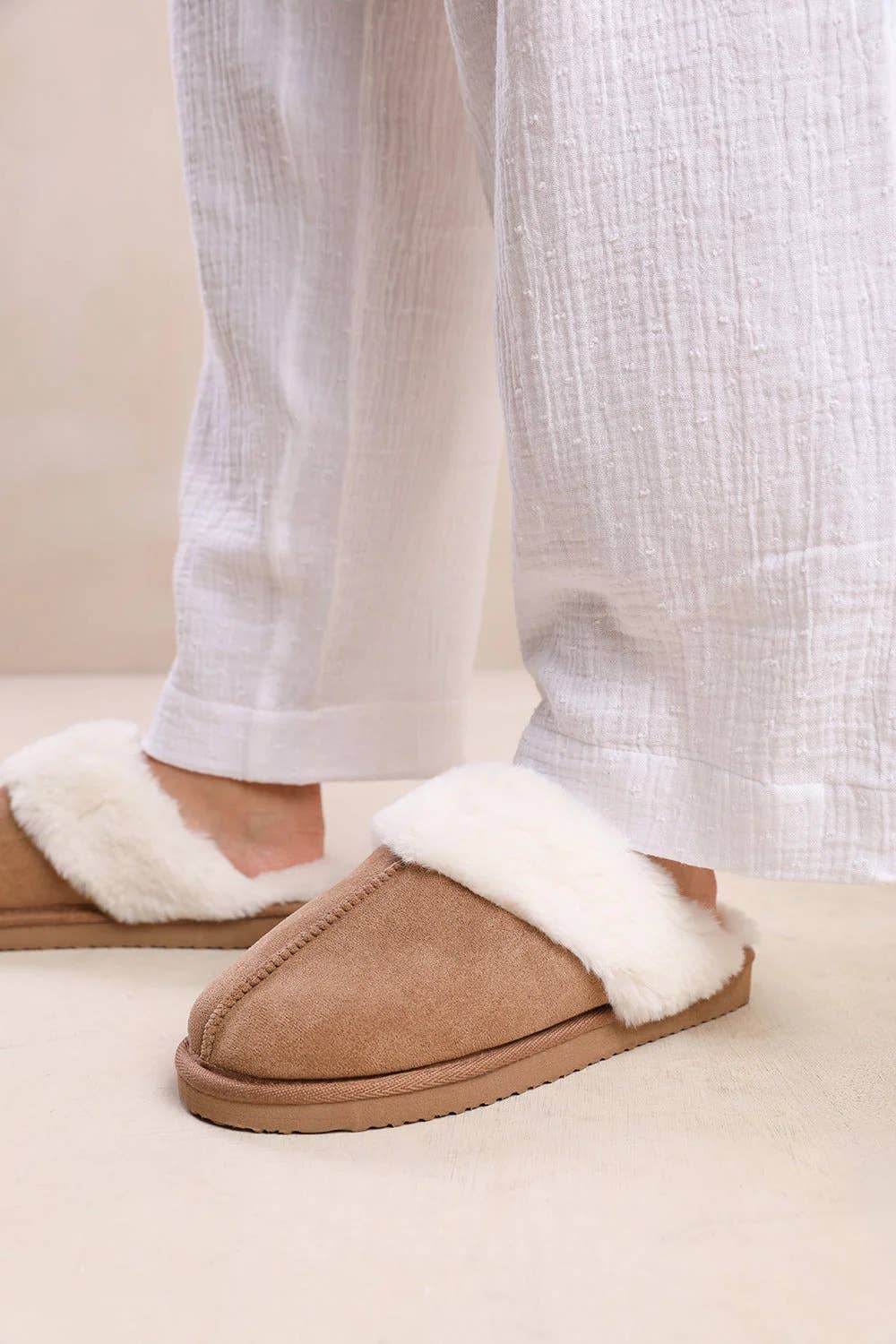 WOMENS WARM SUEDE SLIPPERS