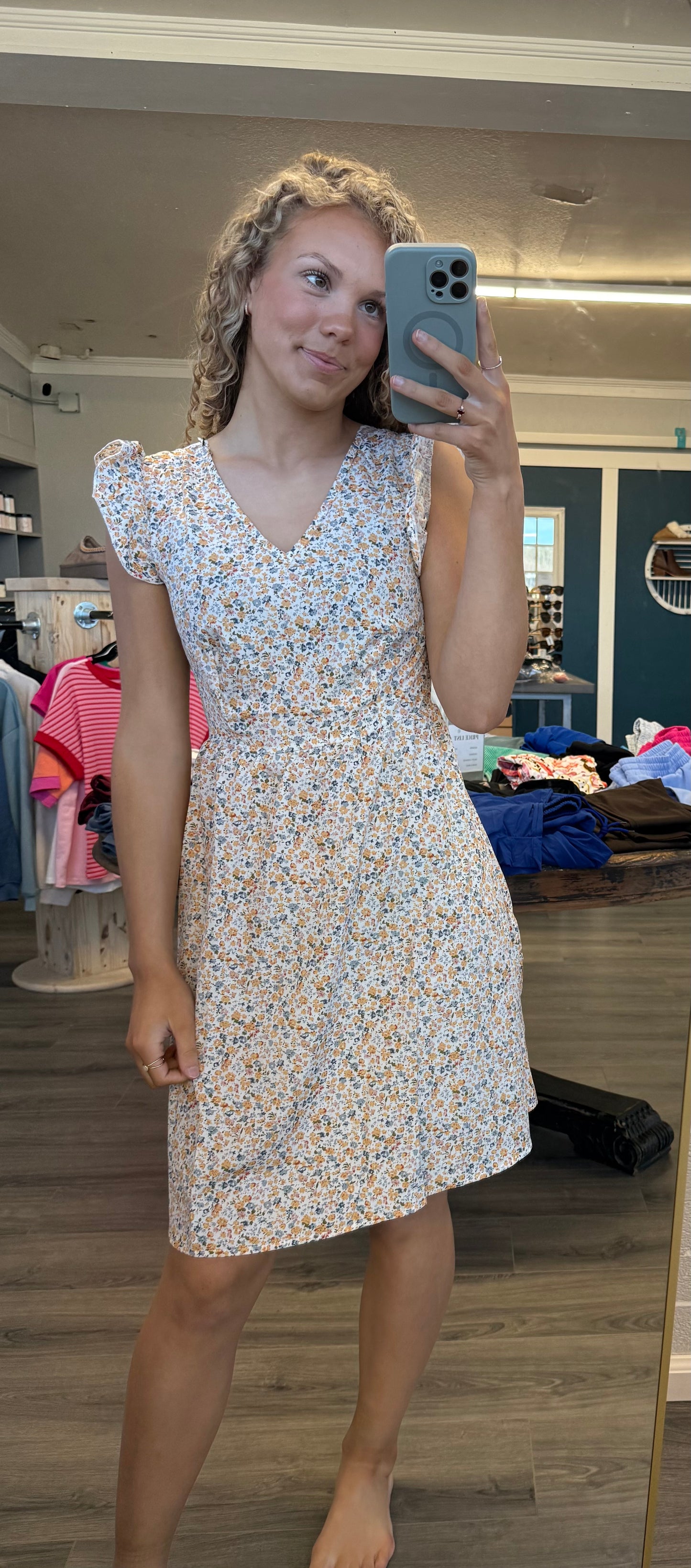 FLORAL V-NECK DRESS