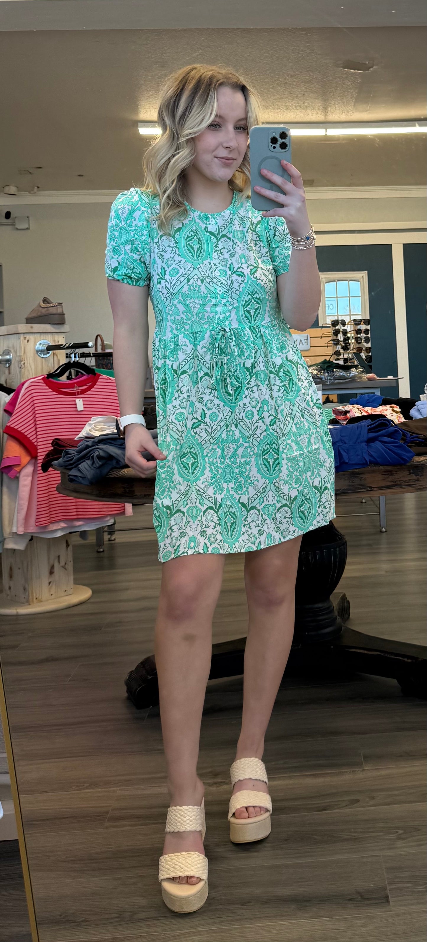 Lantern sleeves dress