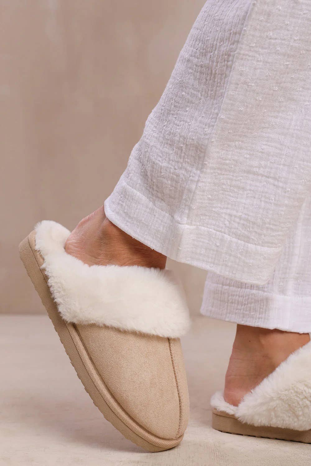 WOMENS WARM SUEDE SLIPPERS